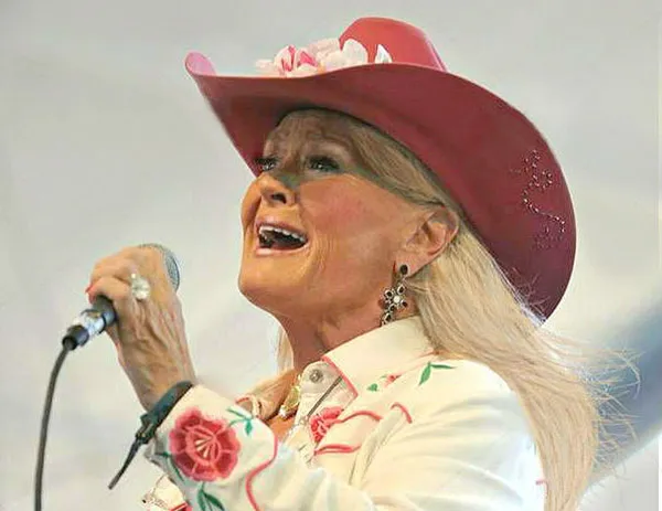 Music Friday: How 'Diamond Ring' Lyrics Nearly Derailed Lynn Anderson's 'Rose Ga