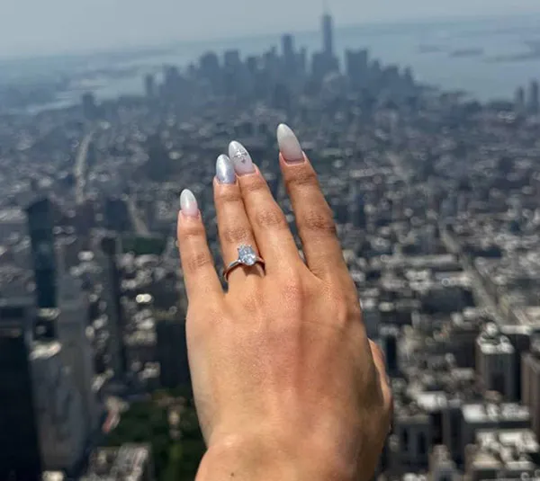 Sky-High Proposal Leaves Bride-to-Be Without Her Diamond Engagement Ring