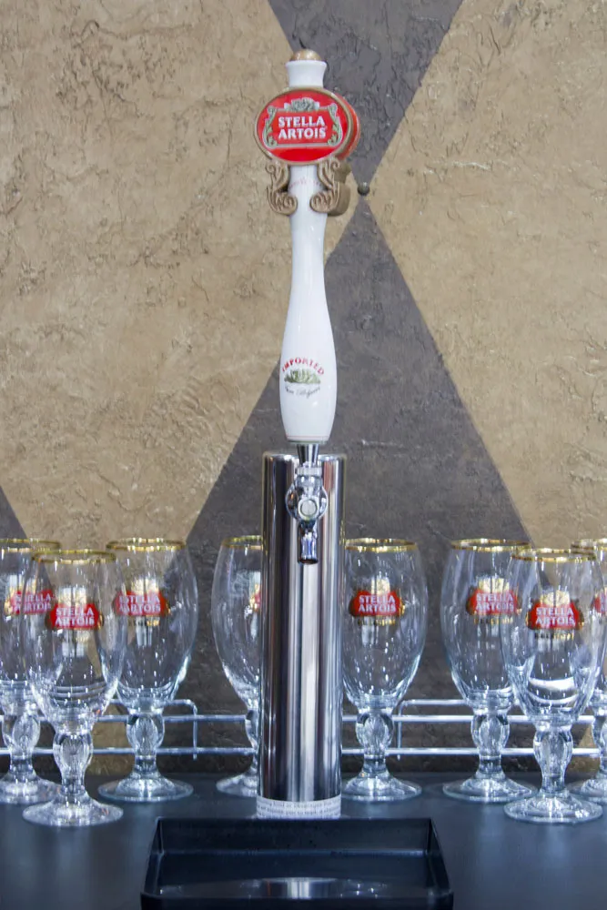 Beverage Center Enjoy water, soft drinks, or freshly brewed coffee while you shop. We even have beer kegs on tap to keep the good times flowing! Diamonds Direct St. Petersburg, FL