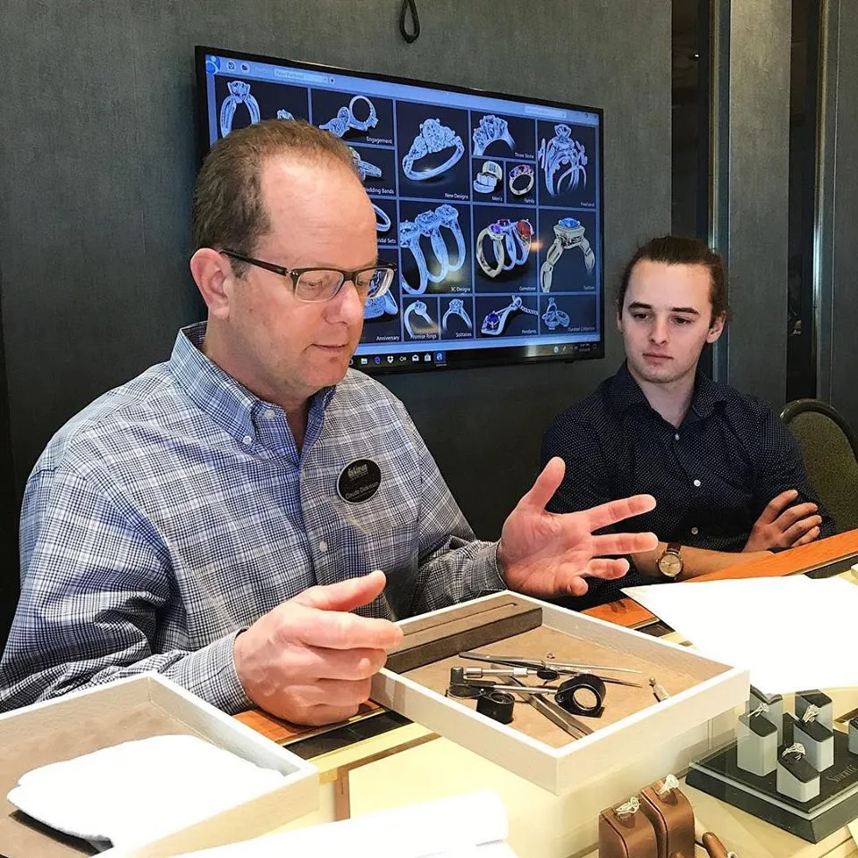 Behind the scenes: Meet our jewelers!