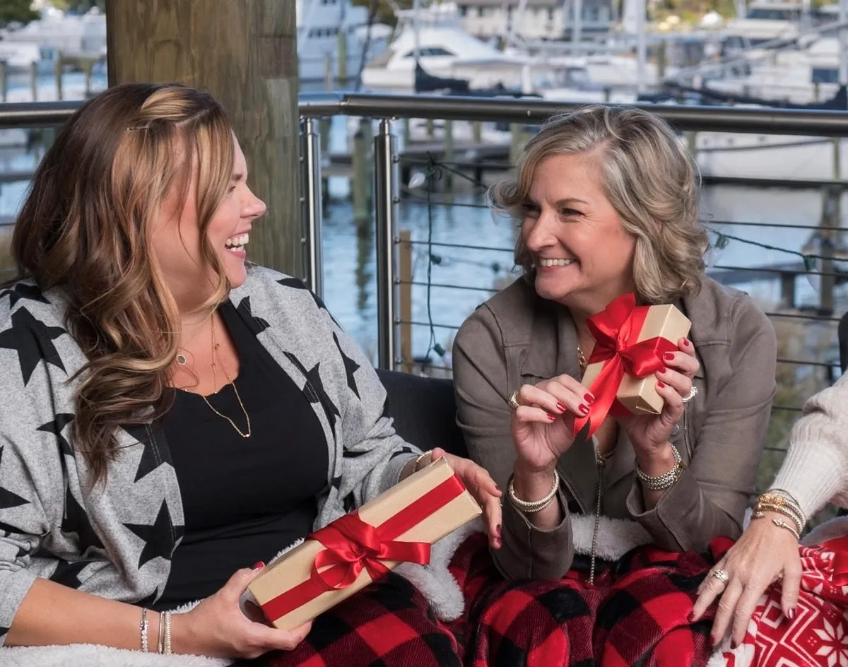 Make this Christmas one to remember with Dickinson Jewelers