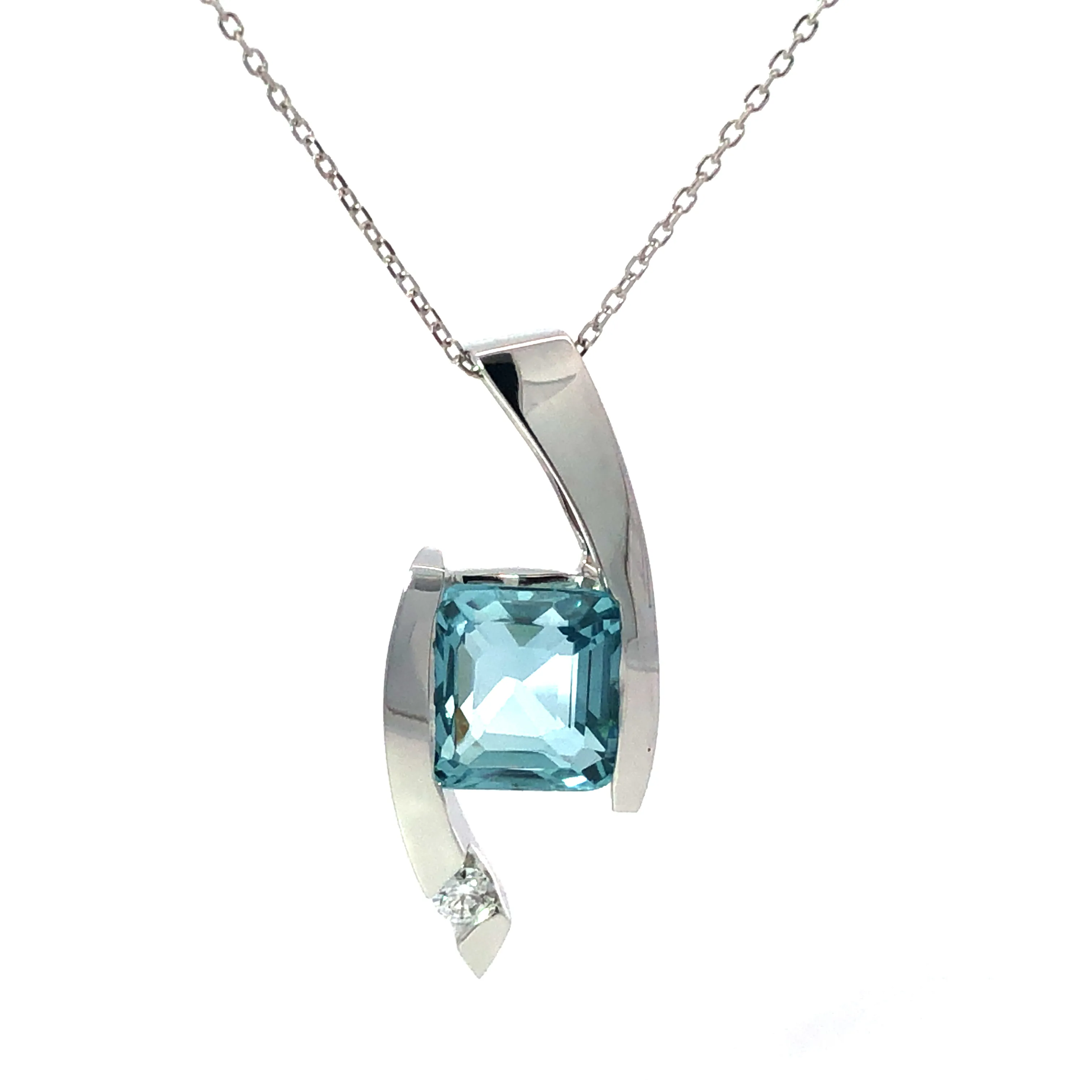 14kt white gold aquamarine pendant Lorem ipsum dolor sit amet consectetur adipiscing elit. Diedrich Jewelers Ripon, WI