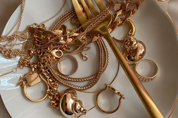 Learn about Gold & Diamond Buying image