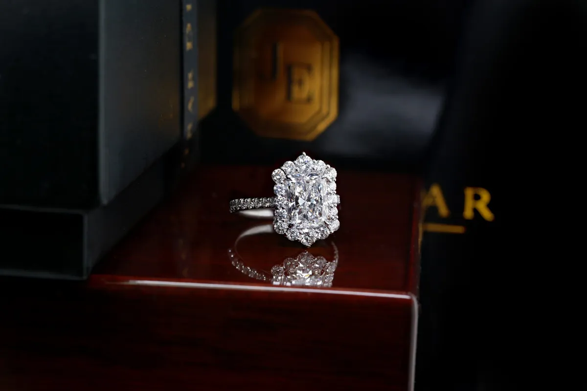 The Sparkle and Symbolism of Diamond Engagement Rings: Understanding Their Signi