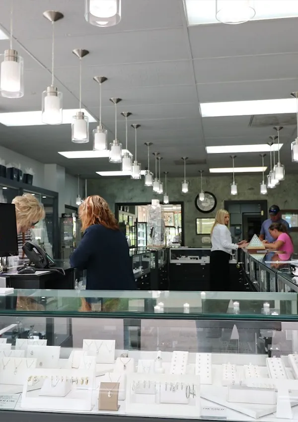 Meet With an Expert | Eskews Fine Jewelers Lee's Summit, MO