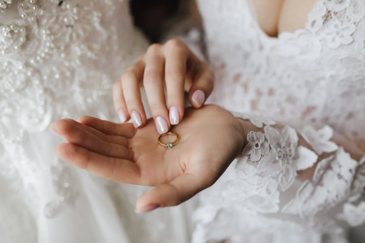 How Diamond Shapes Add Value to Your Diamond Band Wedding Ring