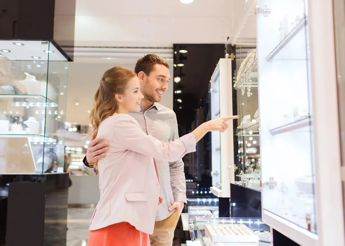 What to Look for When Shopping for Men’s Diamond Wedding Bands