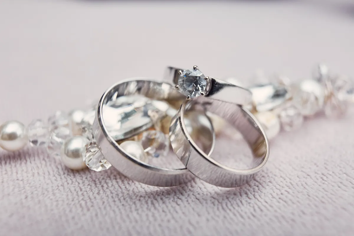 How to Select the Best Diamonds for Customized Engagement Rings