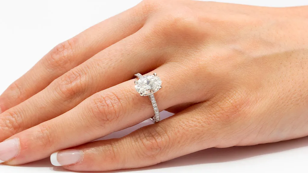 Oval Engagement Rings