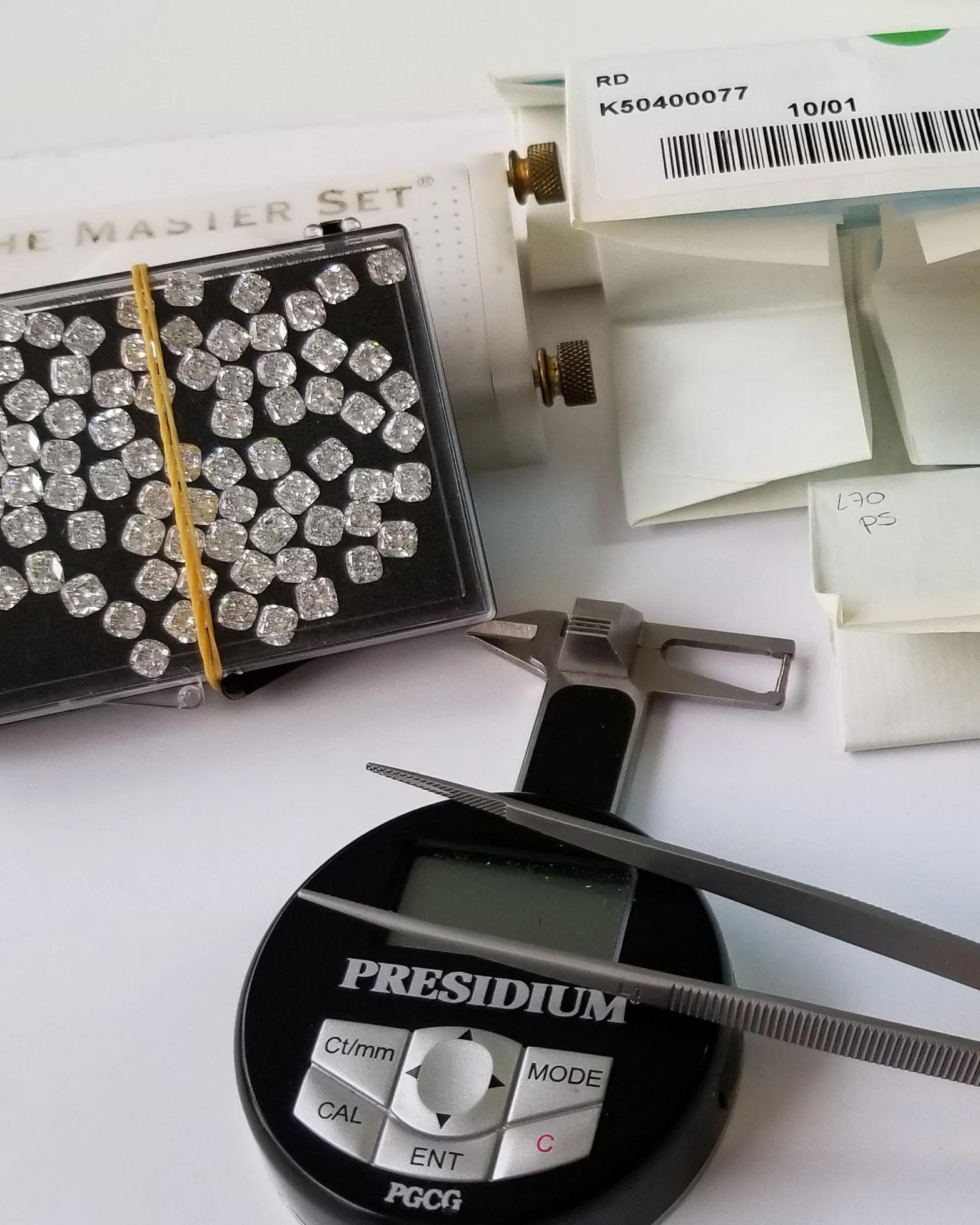 Loose diamonds being sorted and selected in Antwerp