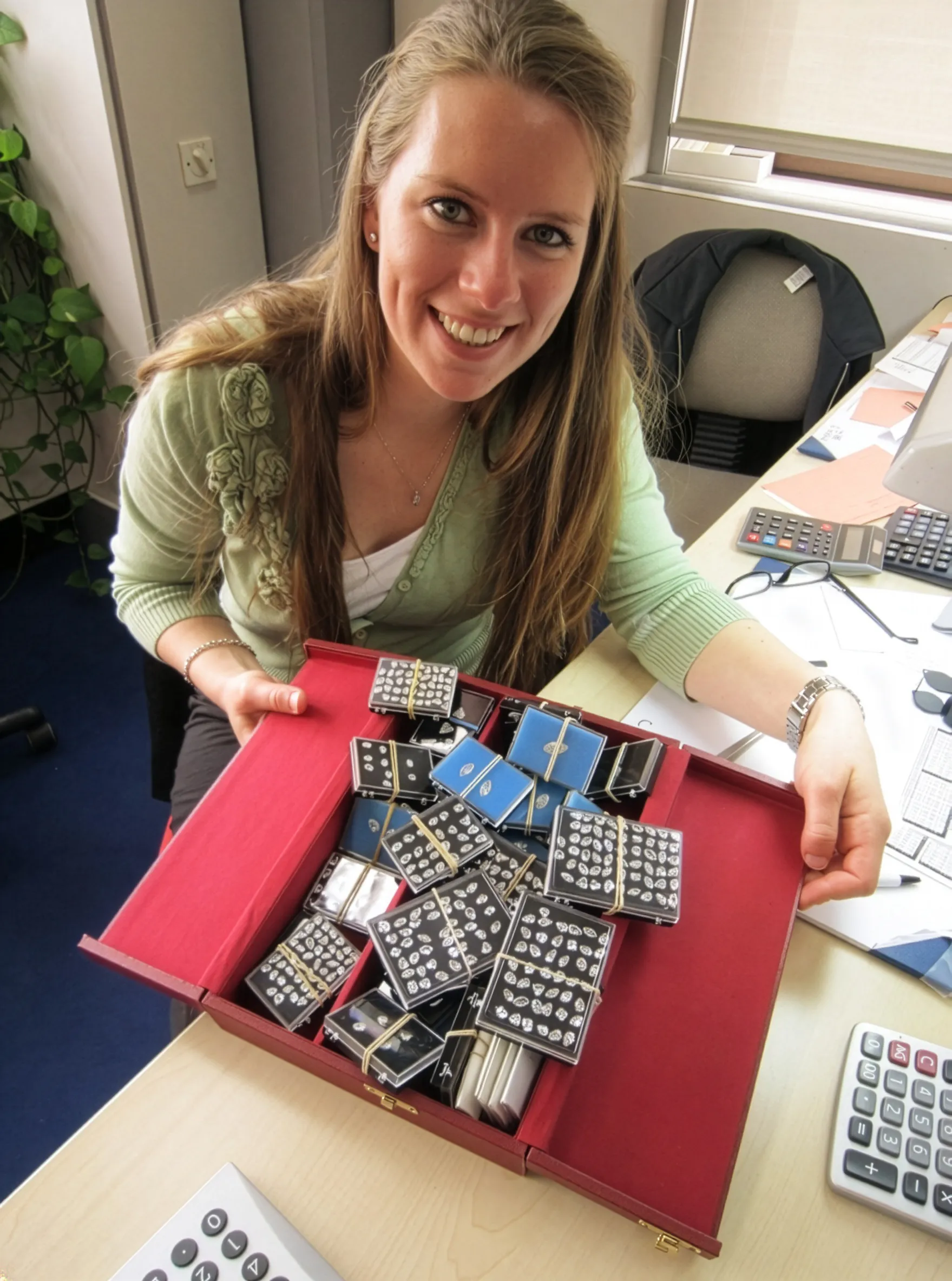 GIA Diamond Graduate reviewing diamonds in Antwerp