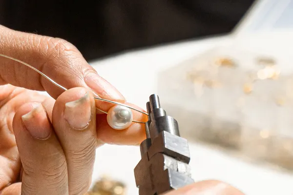 Learn about Pearl & Bead Restringing image