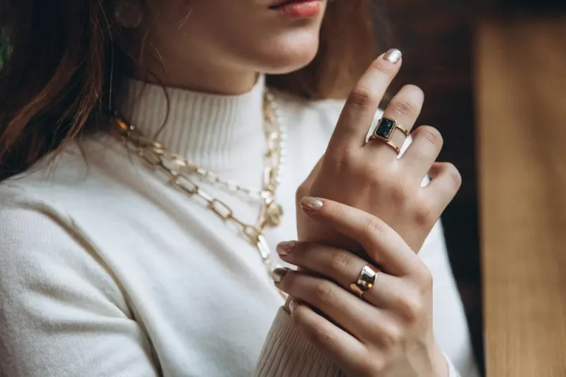Read article: Cool, Warm, Neutral: Complementing Your Skin Tone with Jewelry