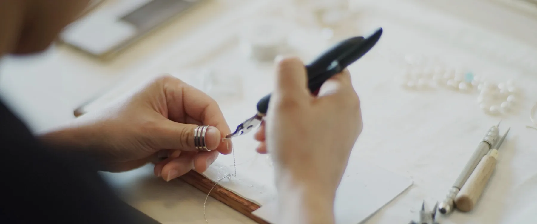 Our Store Services Gray’s Jewelers Bespoke is dedicated to exceptional quality, craftsmanship, and personalized care for every