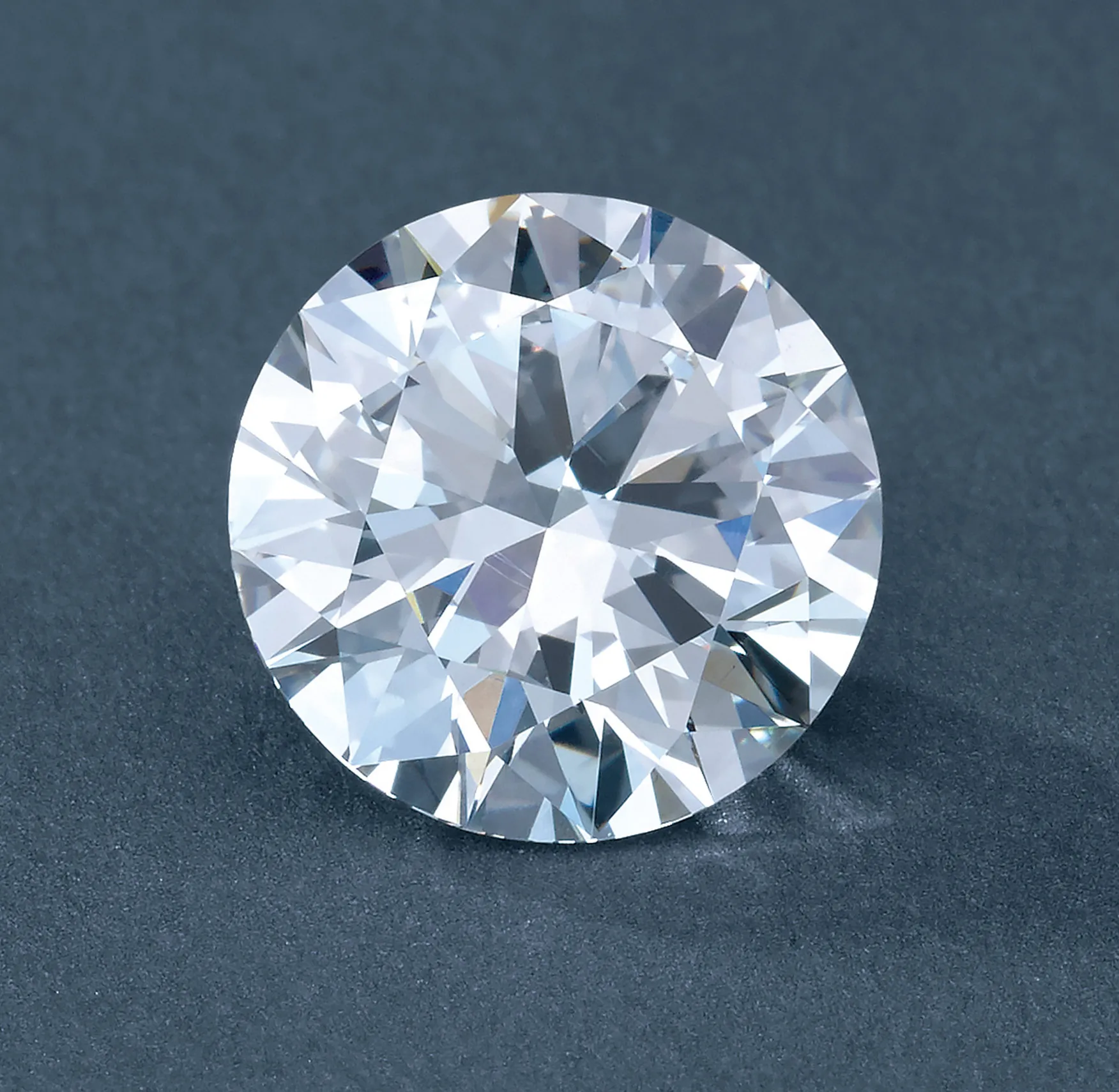 Jewelry education at Grogan Jewelers By Lon.