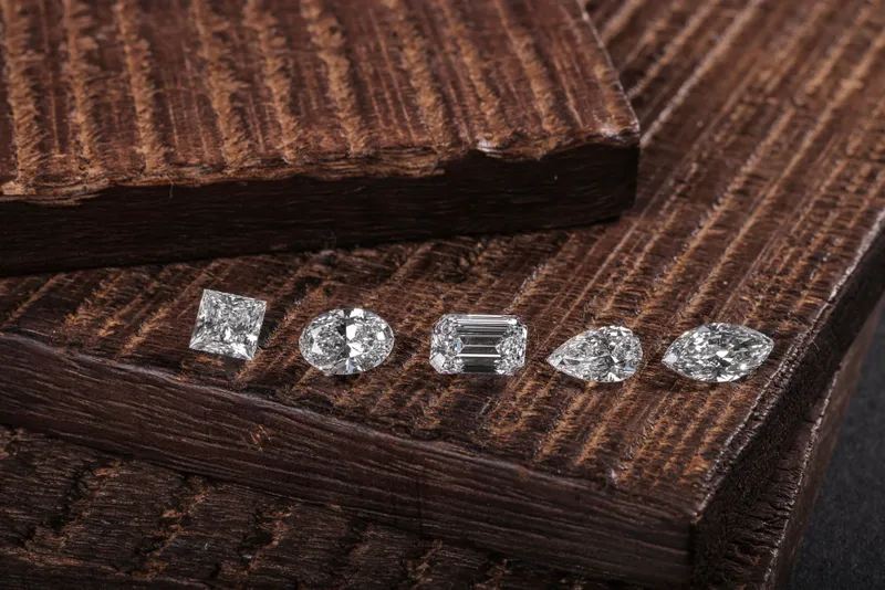 Read article: The 4 Cs of Diamonds Explained | Hannoush Jewelers NY