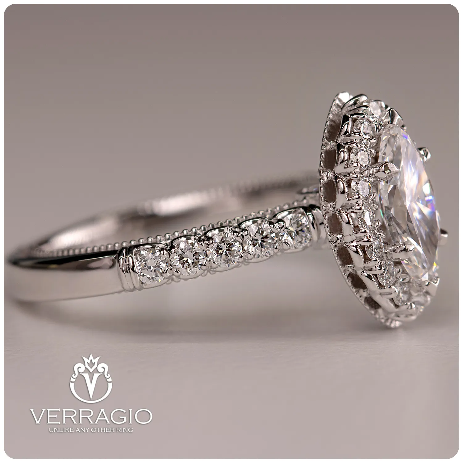 Side-Stone The side-stone is like a three-stone ring setting but with subtle differences.A side stone setting is made up of a ma