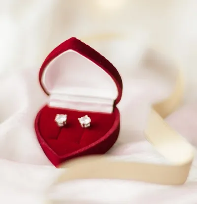 Find the Perfect Jewelry For Your Valentine