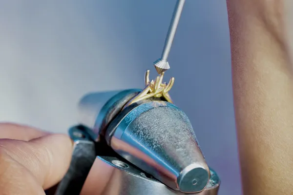 Learn about Tip & Prong Repair image