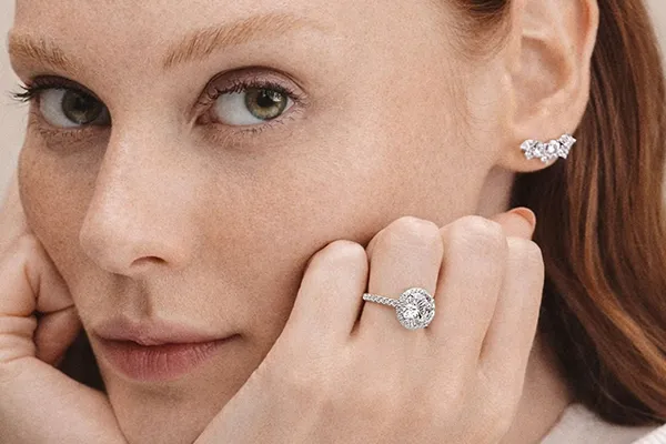 Learn about Jewelry Insurance image