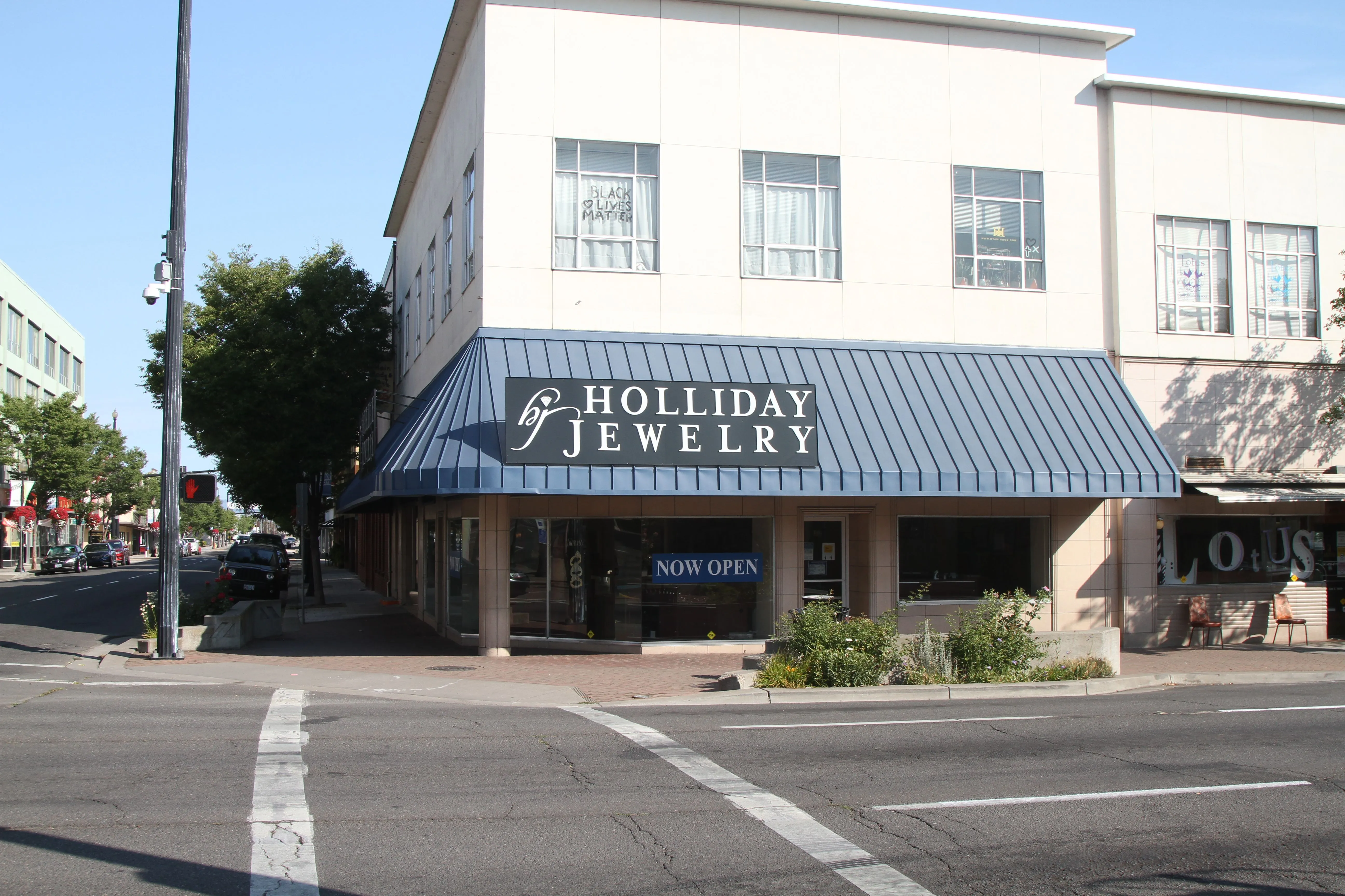 Holliday Jewelry Storefront Medford, OR