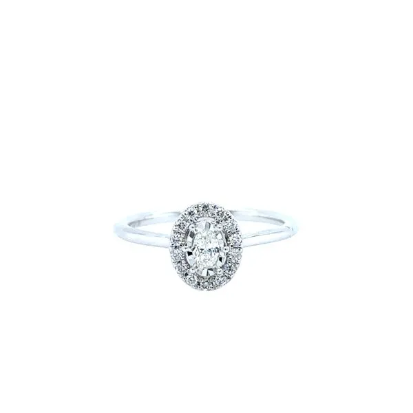 Captivating Oval Diamond Engagement ring