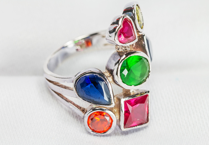 Enchanting colored gemstone rings: Embrace the latest styles