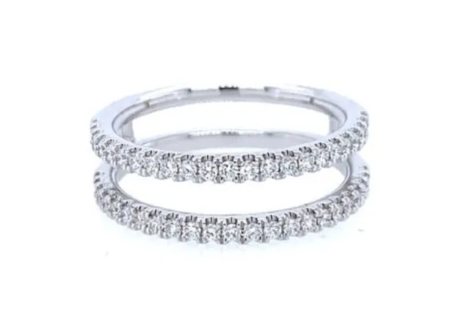 Delicate and feminine unconventional wedding band