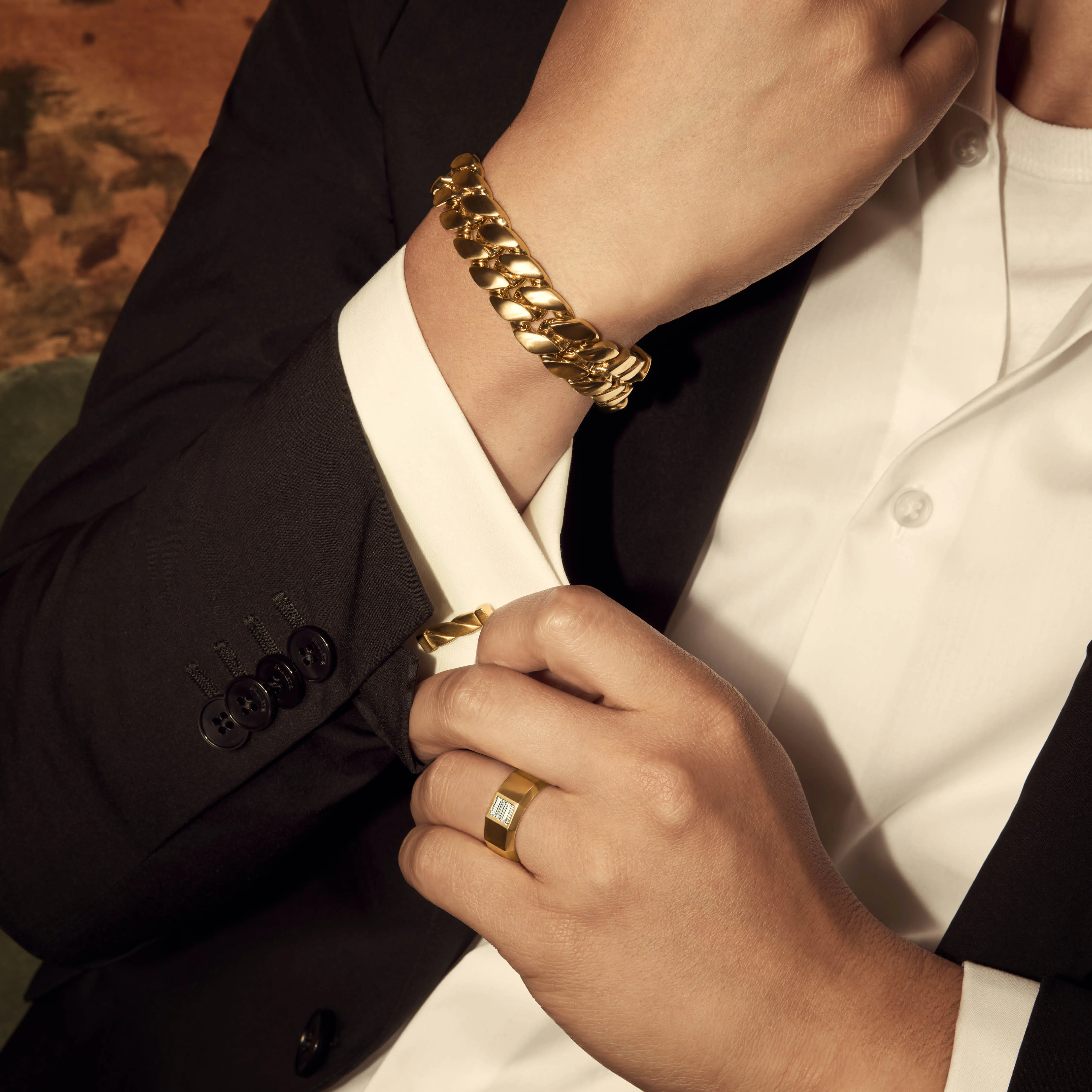 Timeless gifts, for all the men in your life. Discover the Jai's Holiday Gift Guide online. 
