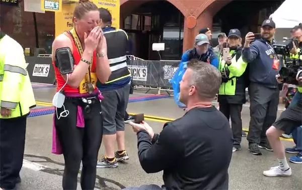 Runner Gets Engaged Seconds After Completing the Pittsburgh Marathon