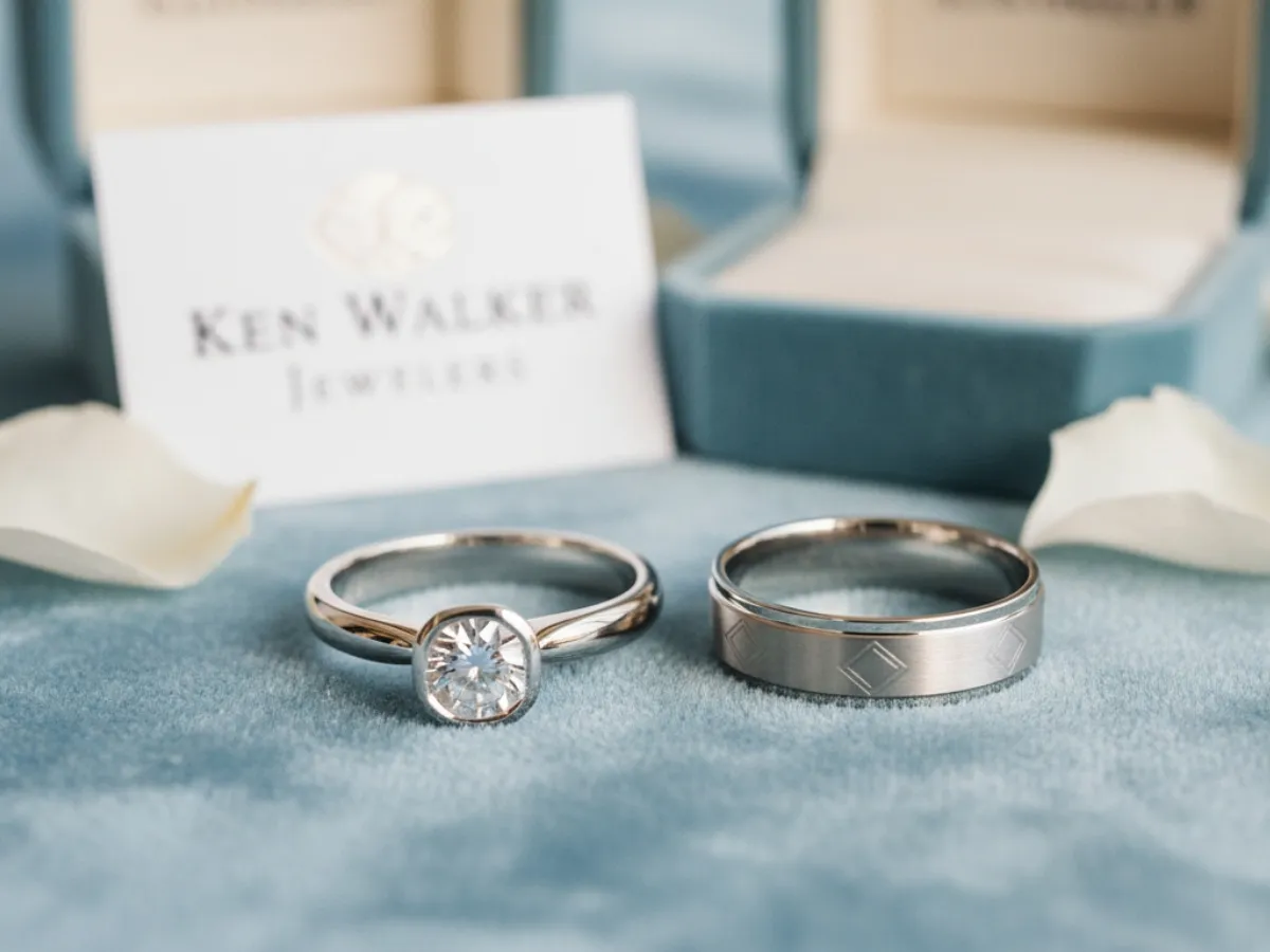 Why White Gold Wedding Gold Bands Stay Popular
