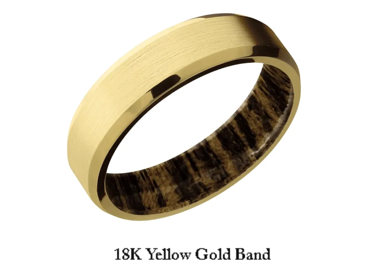 18K yellow gold wood inlay band