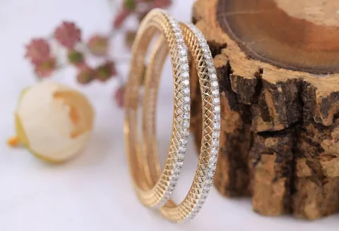 Fashionable bangle bracelet for a variety of events