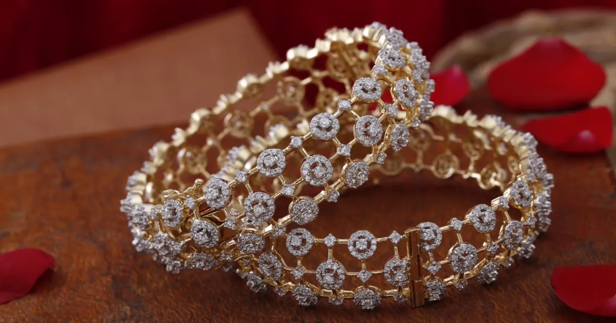 How to Pair Bangle Bracelets with Your Everyday Jewelry Collection: Tips for Eff