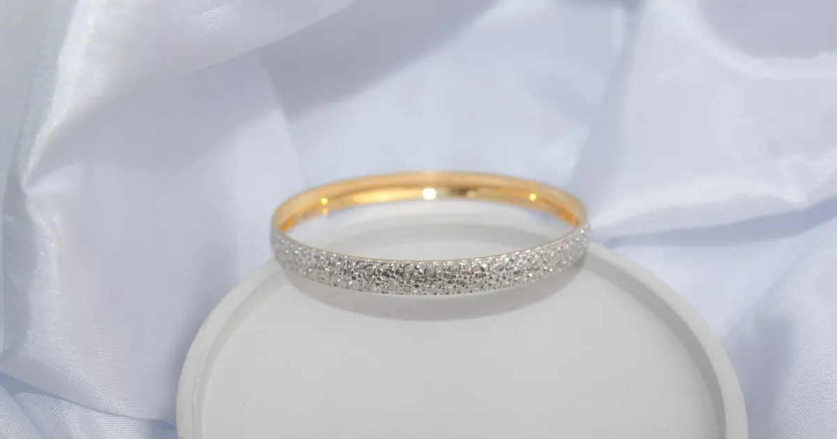 Bangle Bracelet Trends That Will Elevate Your Holiday Look with Style