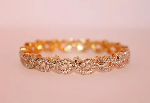 Gold bangle bracelet single piece