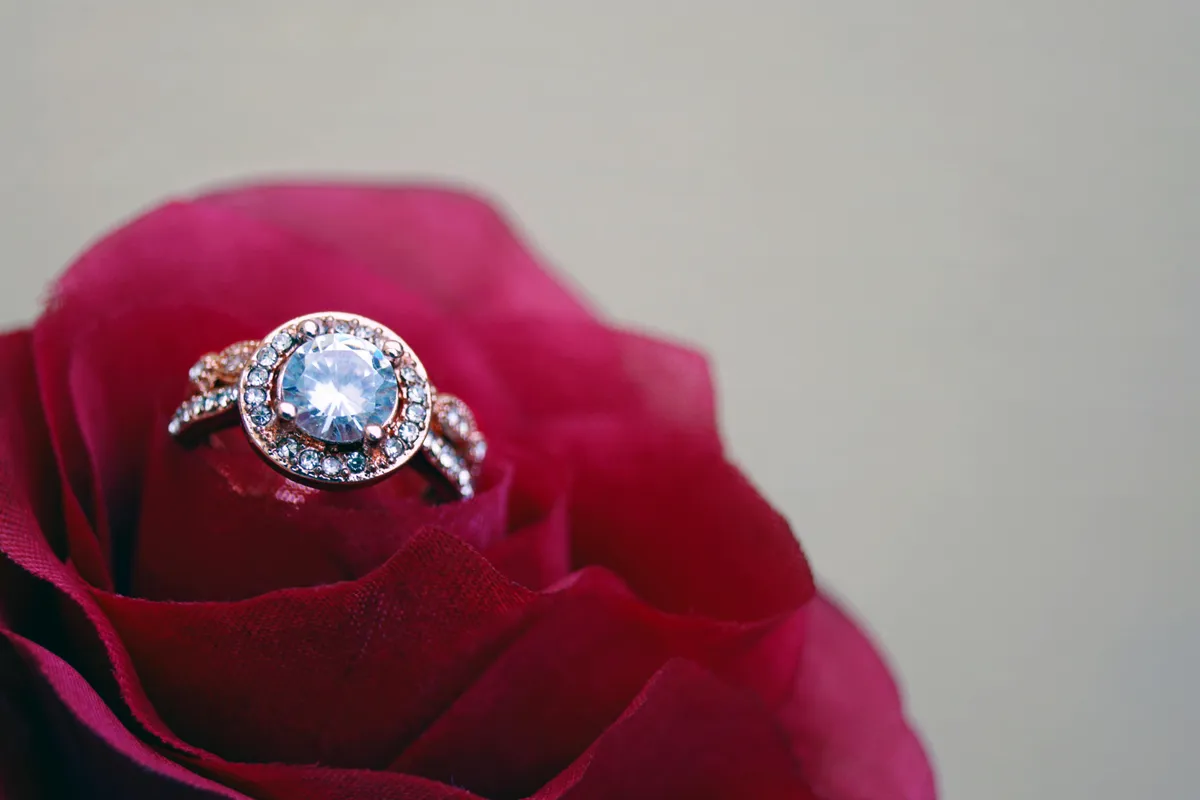 Extraordinary Engagement Ring Designs for an Unforgettable Proposal