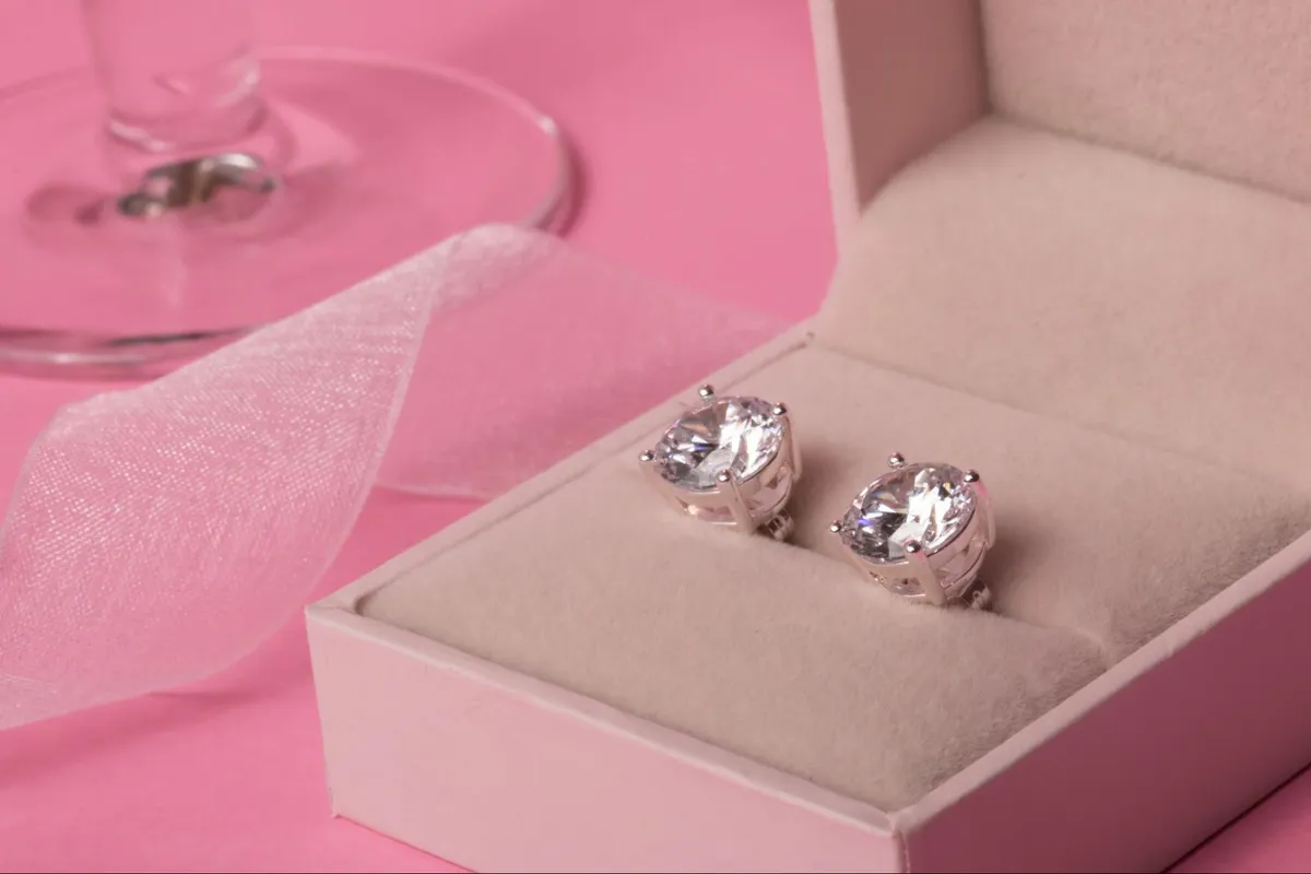 How to Choose the Perfect Diamond Earrings