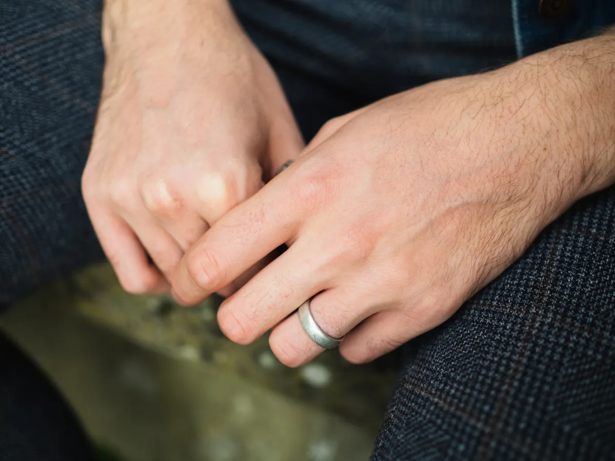 The Difference Between Classic and Modern Men's Wedding Bands