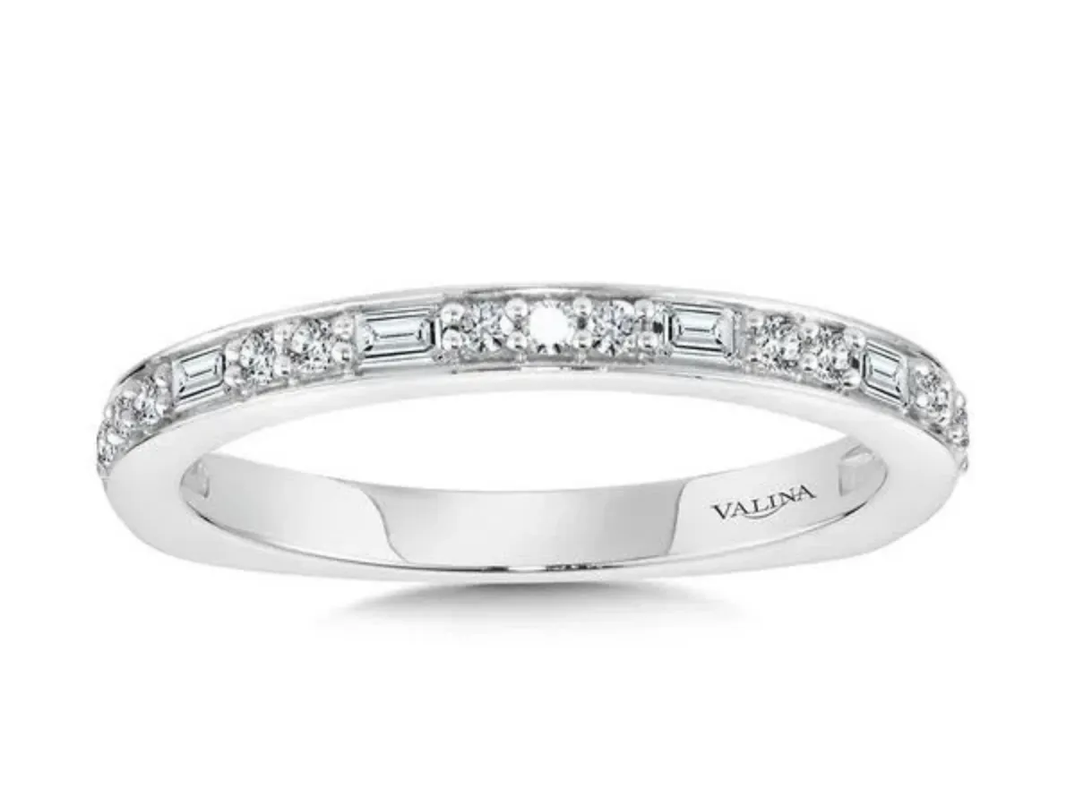 White gold diamond and baguette wedding band ring.