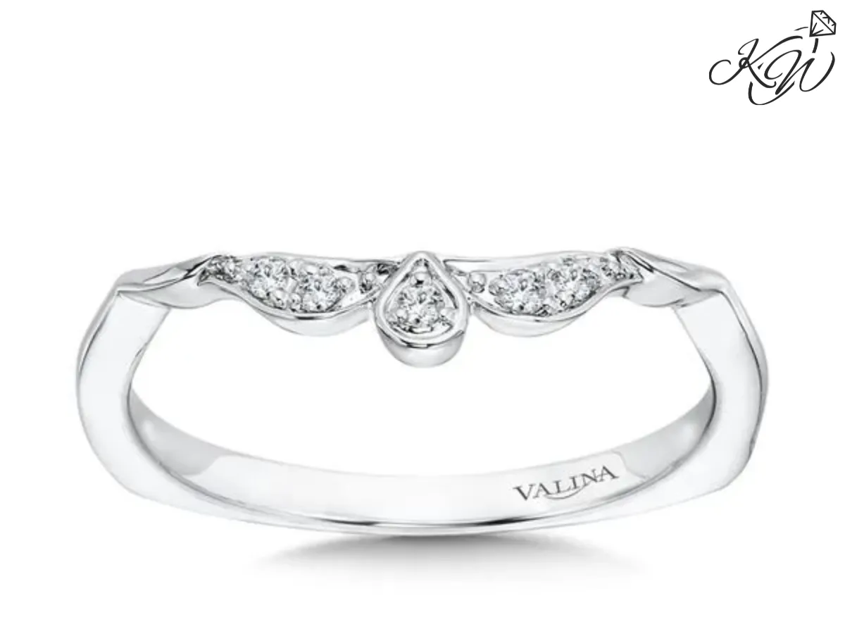 Valina white gold band with teardrop diamond detail