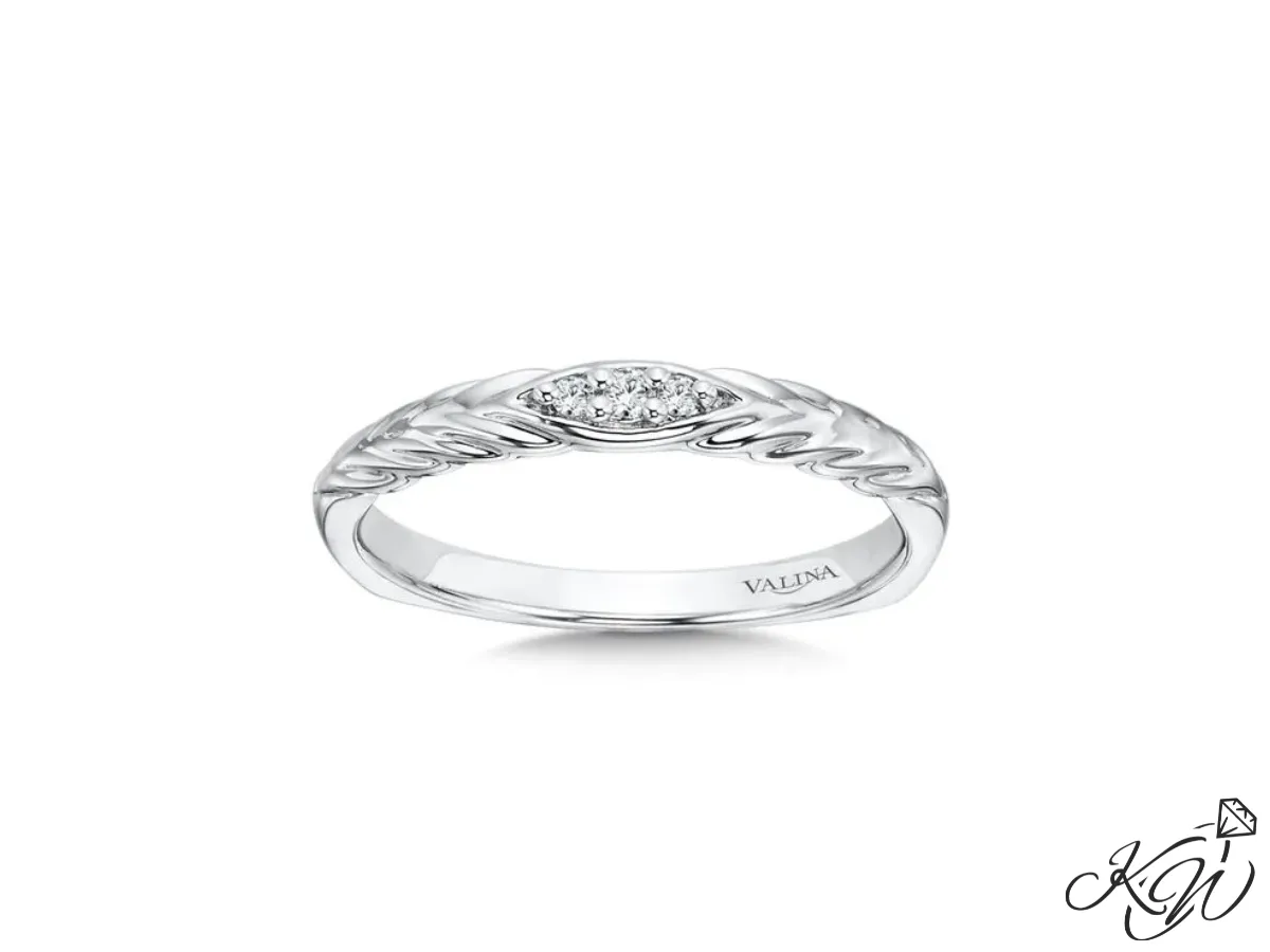 White Gold Diamond Wedding Band with Detailed Accent Design