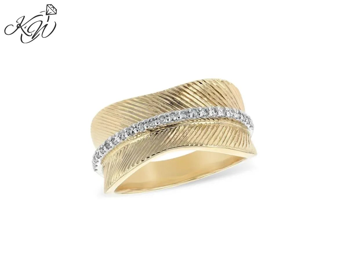 Yellow gold textured diamond leaf fashion ring