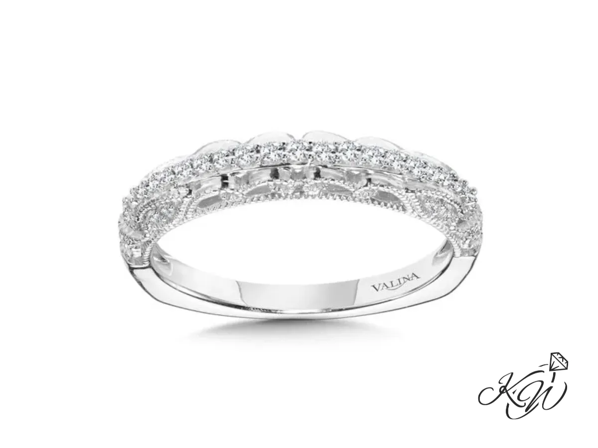 White gold diamond wedding band with vintage details