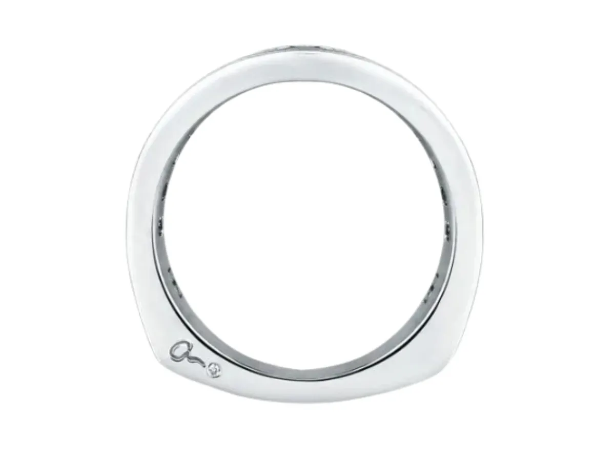 Plain polished white gold comfort fit band.