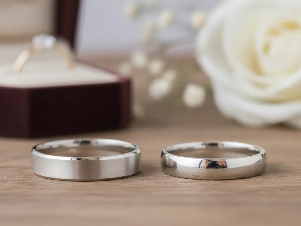 Platinum & Precious Metals: Picking Your Wedding Band