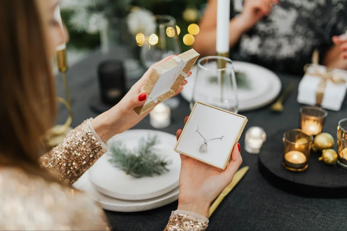 Diamond Necklaces That Make Unforgettable Holiday Gifts