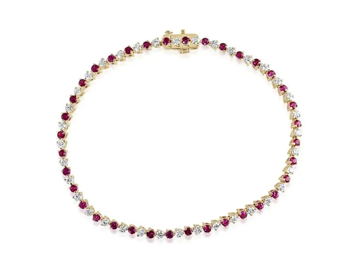 What Makes Delicate Birthstone Bracelets a Meaningful Gift