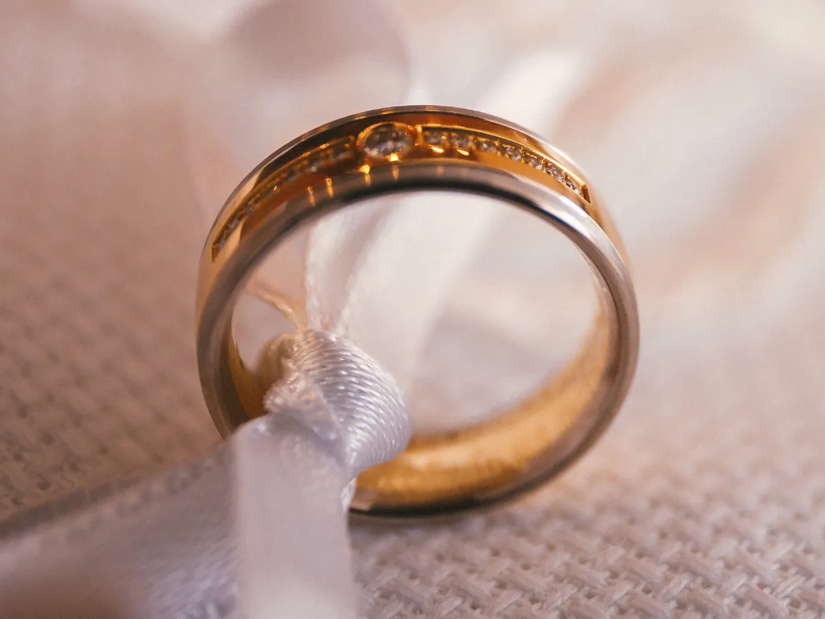 How Modern Men's Wedding Bands Are Changing Traditions