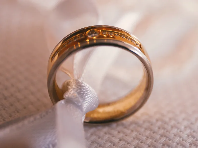Read Article: How Modern Men's Wedding Bands Are Changing Traditions